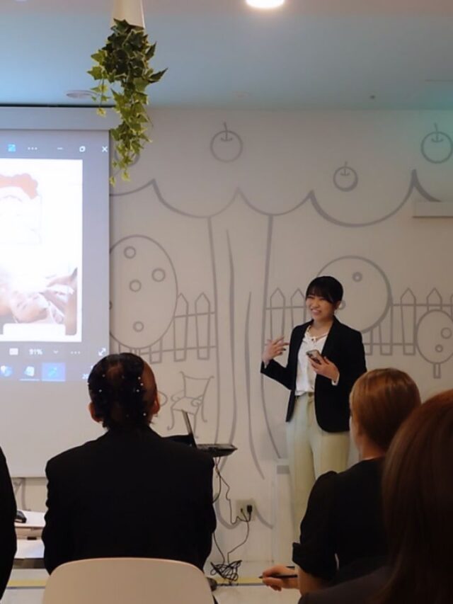 本日はプリモ葵本店です❤⁡
⁡⁡
⁡先日サロンのTupコンテストがありました✨⁡
⁡⁡
⁡プリモ葵は安東リーダー⁡⁡
⁡
⁡クリア葵は牧野サブリーダー⁡⁡
⁡
⁡クレーヌは大木セラピスト⁡⁡
⁡
⁡金山店は原田セラピスト⁡
⁡⁡
でした(*^^*)⁡
⁡⁡
⁡我がサロンの代表安東リーダー🇯🇵⁡⁡
⁡⁡
⁡本当にサロンの事も、仲間のことも⁡
⁡⁡
⁡本当に素敵なものを作ってくれて⁡
⁡⁡
⁡言葉での表現力も愛がいっぱい最高でした！！！⁡
⁡⁡
⁡Ｎｏ．1になったといいたいところでしたが……⁡
⁡⁡
⁡ベテラン牧野サブリーダーに敗れてしまいました🥲⁡
⁡⁡
⁡とてもそれでもこの感動を皆様に伝えたく⁡
⁡⁡
⁡プリモ葵本店では取り上げてしまいました👭✨⁡
⁡⁡
⁡私たちにとって1番は安東リーダーだったよ😍🥰⁡
⁡⁡
⁡本当にいつもありがとう⸜🌷︎⸝‍⁡
⁡⁡
⁡これからもみんなでプリモ葵本店を⁡⁡
⁡
⁡お客様のために盛り上げていこう🎶
⁡⁡
⁡